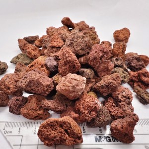 红色火山石